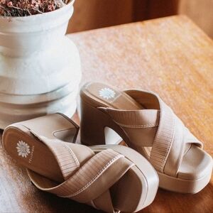 Yellow Box Platform Chunky Heel Sandals US Size 8.5 Taupe Color